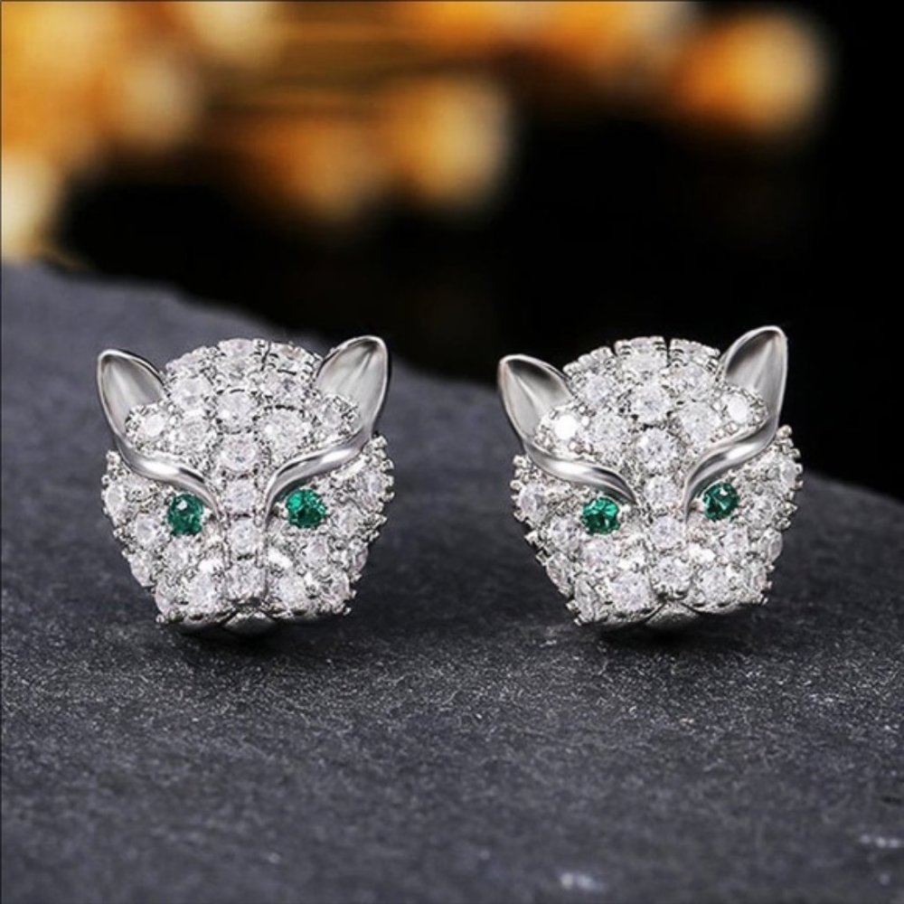 NEW Silver Emerald Diamond Panther Cat Earrings